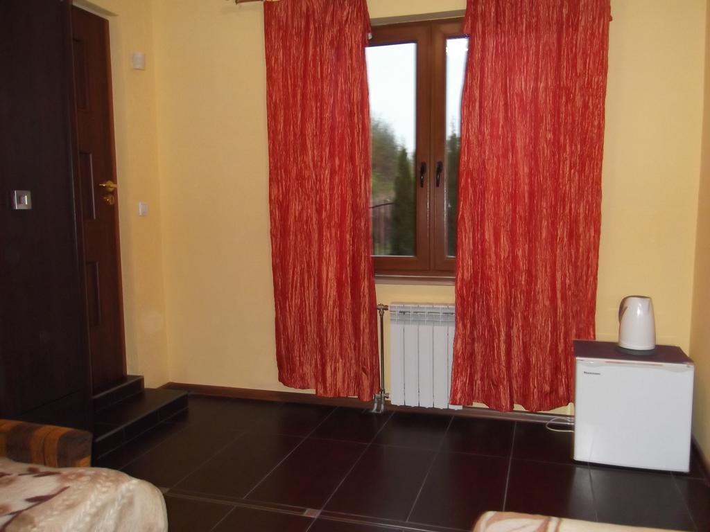 Dworek W Zieleni Varsovia Habitación foto