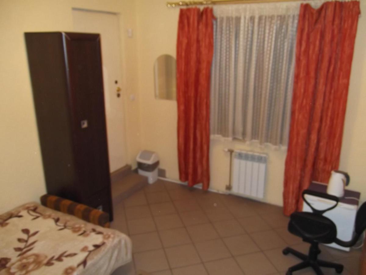 Dworek W Zieleni Varsovia Exterior foto