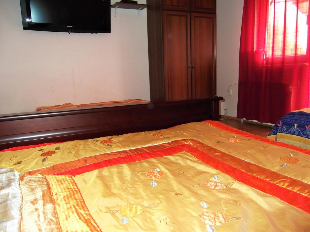 Dworek W Zieleni Varsovia Habitación foto