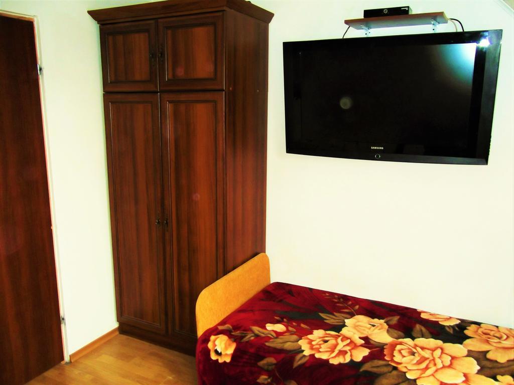 Dworek W Zieleni Varsovia Habitación foto
