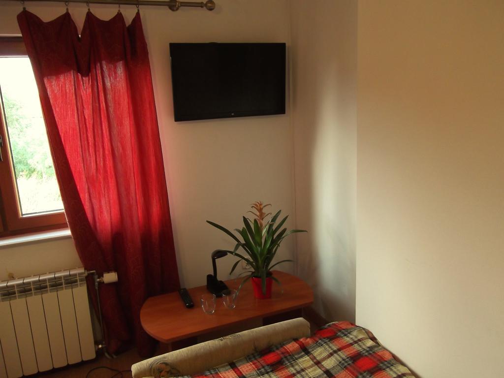 Dworek W Zieleni Varsovia Habitación foto