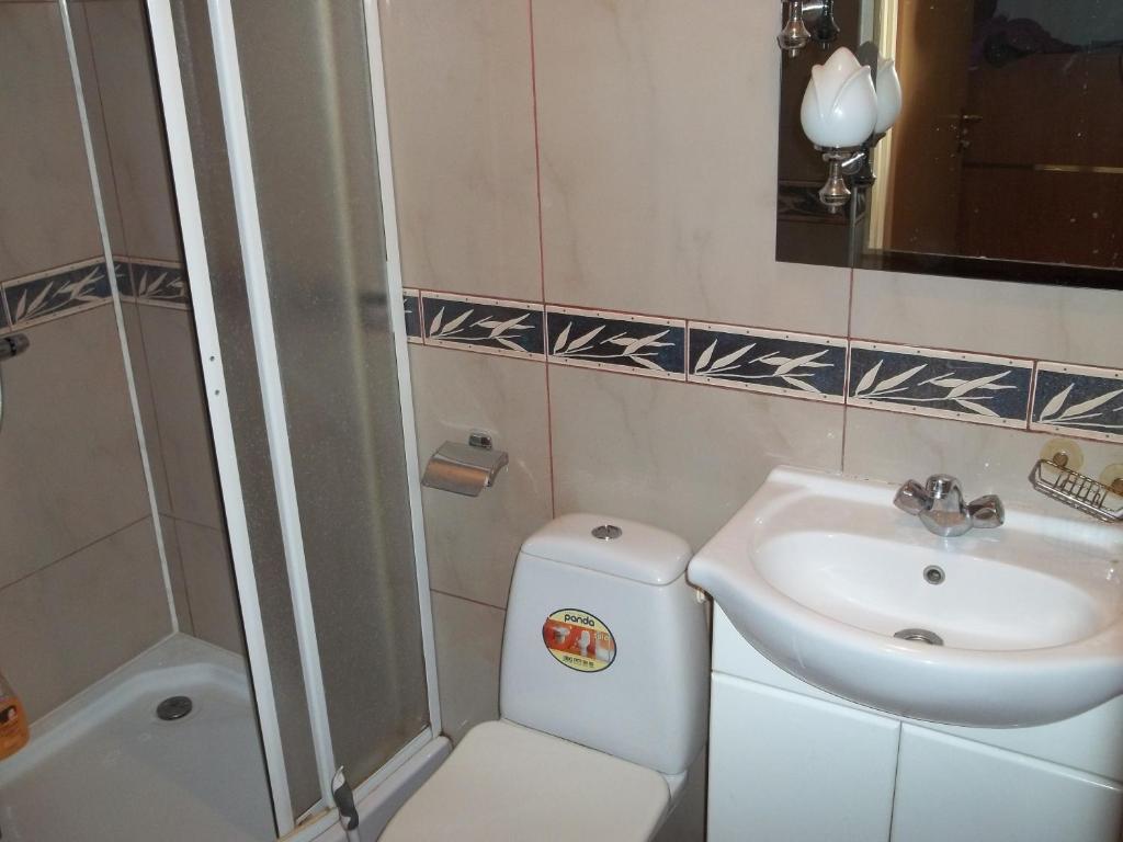 Dworek W Zieleni Varsovia Habitación foto
